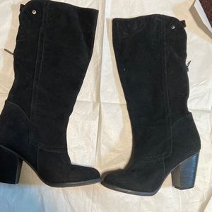 Vybe black boots